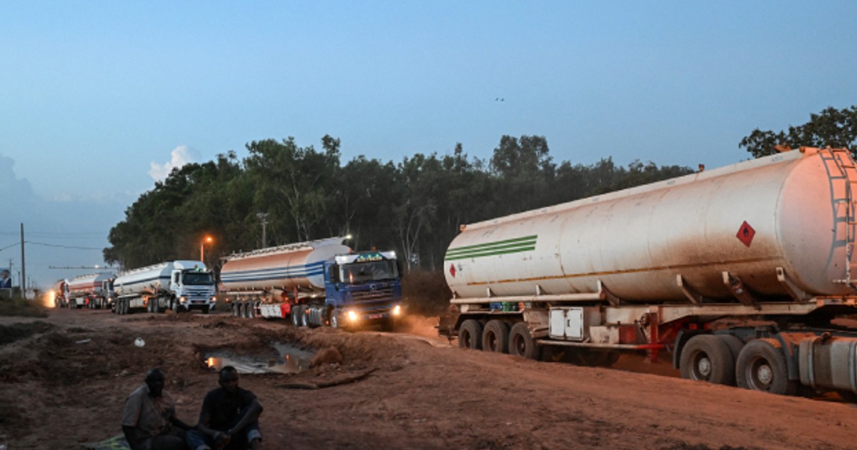 Niger Sanctions Firms Over Fuel Transport to Mali