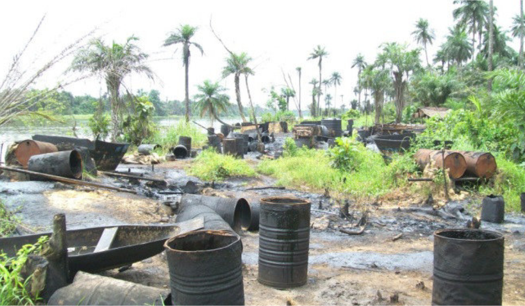 Nigéria : destruction de plusieurs sites illégaux de raffinage de pétrole dans le delta du Niger
